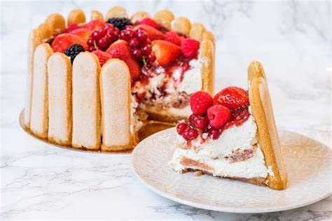 Tarta Carlota refrigerándose