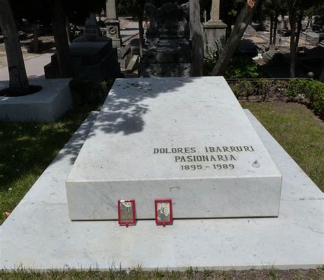 Tumba de Dolores Vargas en Xirivella