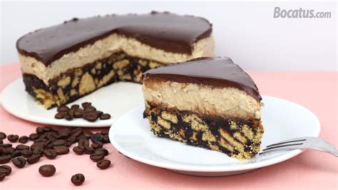 Tarta de cafe y chocolate refrigerandose