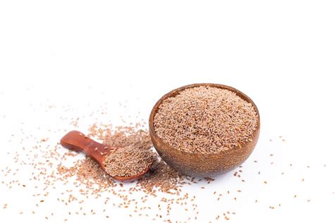 Cáscaras de psyllium en un tazón