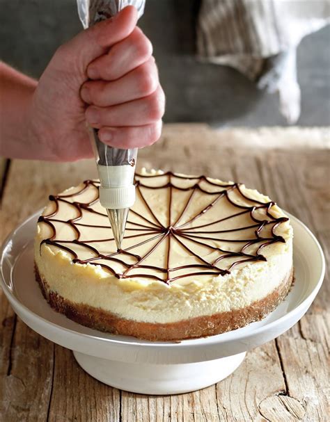 Tarta de araña con telaraña de chocolate