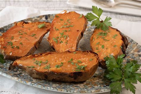 Boniatos asados listos para comer