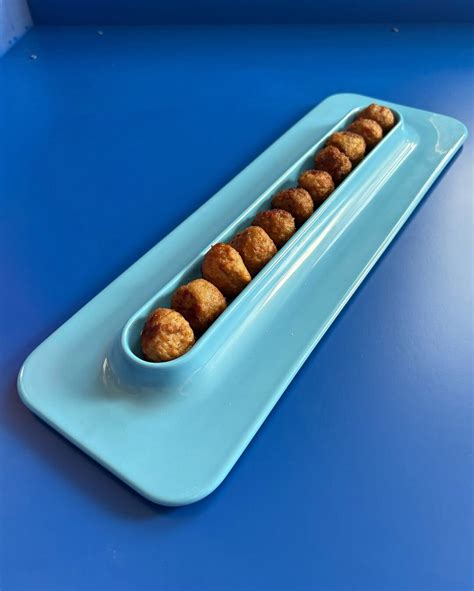 Plato de Gustaf Westman para albóndigas de IKEA