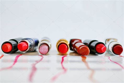 Lápices labiales de diferentes colores y texturas