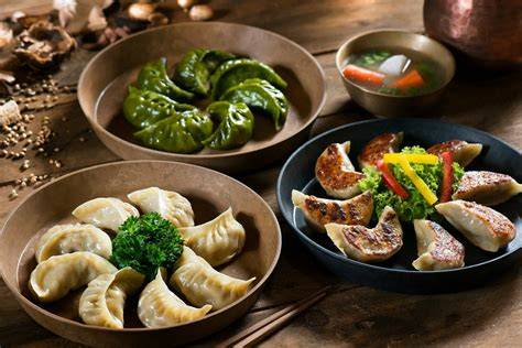 Variedad de dumplings asiáticos