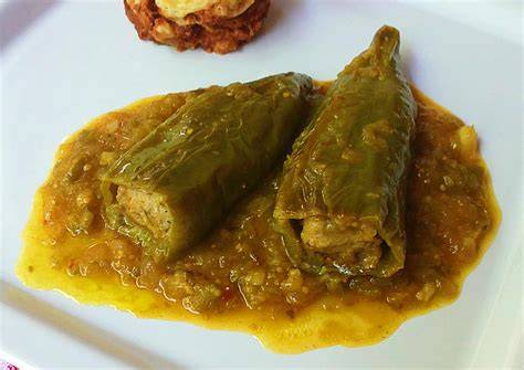 Pimientos verdes rellenos de carne