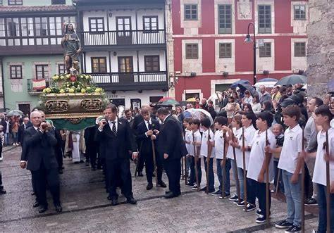 Traslado de la imagen de San Roque en procesión
