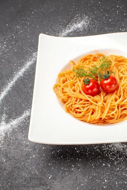 Espagueti servido en un plato