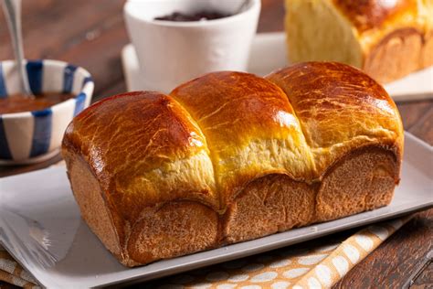 Masa de pan brioche con mantequilla incorporada