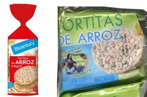 Surtido de tortitas de arroz en un supermercado