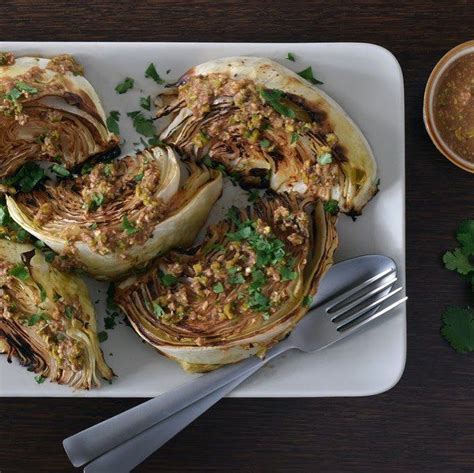 Ensalada de col asada con vinagreta