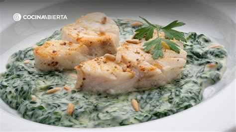 Presentación de bacalao con espinacas y nata al horno