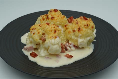 Gratinado de coliflor con queso y almendras