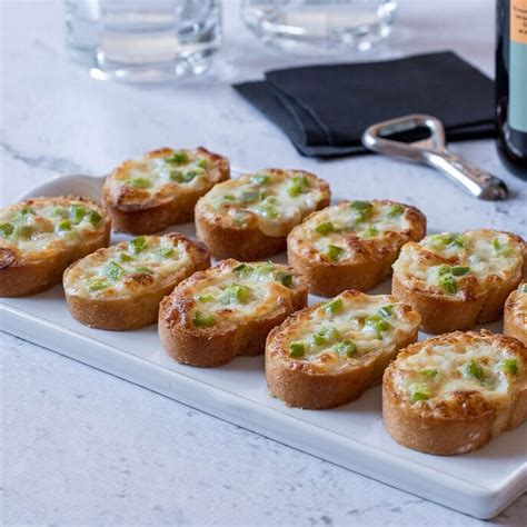 Tostas con pimiento verde y queso