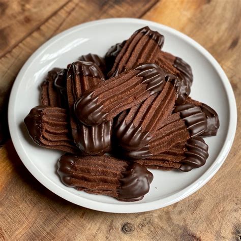 Galletas vienesas de chocolate decoradas