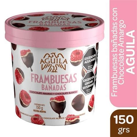 Proceso de rellenar frambuesas con chocolate