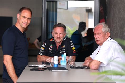 Oliver Mintzlaff y Helmut Marko en una reunión de Red Bull