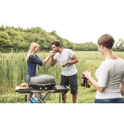 Barbacoa portátil de gas Napoleon TravelQ PRO285X con carro y mesas laterales