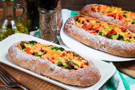 Ingredientes frescos para el relleno de pan soplao