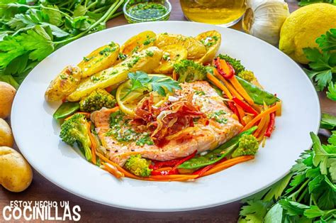 Trucha cocinada en papillote con verduras y jamón