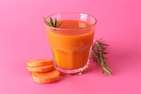 Gazpacho de zanahoria en un vaso