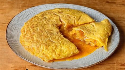 Tortilla de Betanzos con gambas