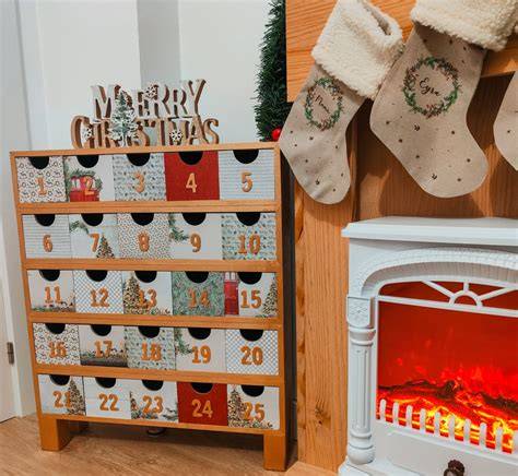 Calendario de Adviento de madera personalizable