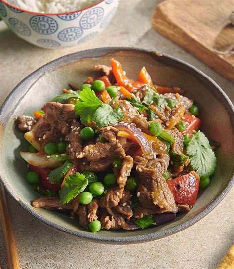 Salteado de ternera con salsa teriyaki y semillas de sésamo
