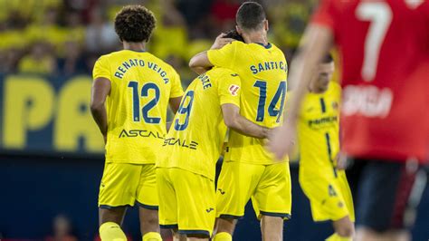 Jóvenes jugadores de la Villarreal Academy Las Vegas celebrando un gol