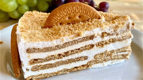 Bolo de bolacha decorado con virutas de chocolate