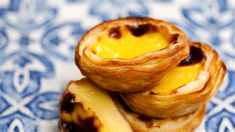 Pastéis de nata en una vitrina