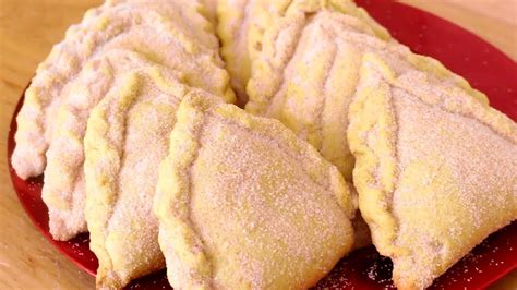 Empanadas de leche cortada
