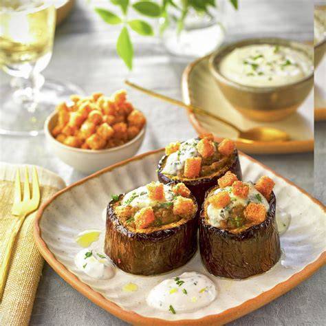 Plato de berenjenas rellenas con queso azul