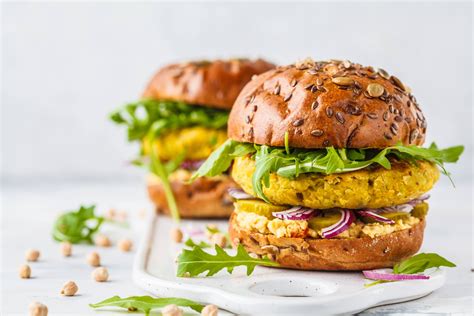 Hamburguesas de garbanzo con pan casero