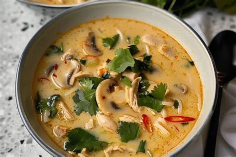 Detalle de ingredientes de sopa tailandesa