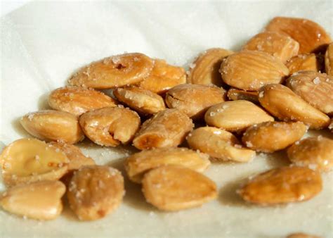 Almendras Marcona fritas con sal de flores y aceite de oliva