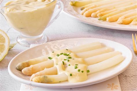 Espárragos blancos de Navarra con salsa de mayonesa