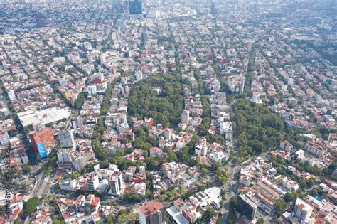 Vista aérea de las zonas de barbacoa y pícnic