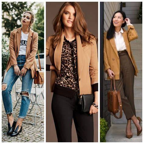 Mujer vistiendo una americana color tostado sobre un look casual