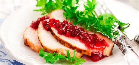 Pechuga de pavo con salsa de arándanos