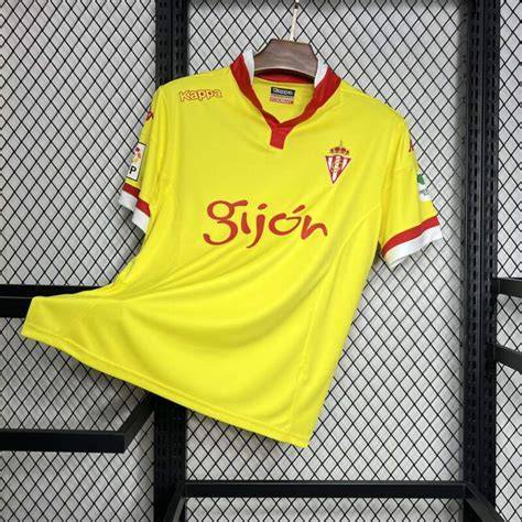 Carlos Cordero con la camiseta del Sporting de Gijón