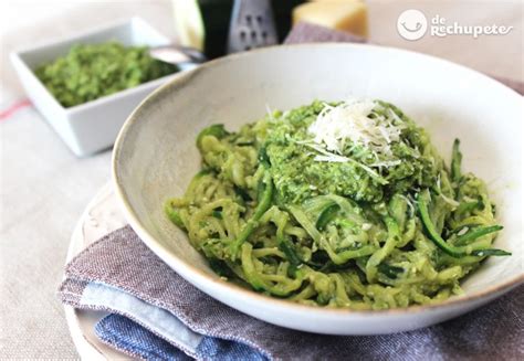Espaguetis de calabacín con salsa pesto