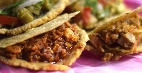 Variedad de platillos con chicharrón prensado