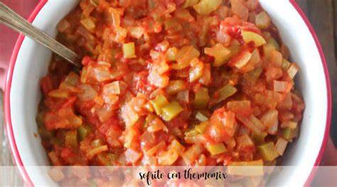 Thermomix preparando el sofrito para la sopa