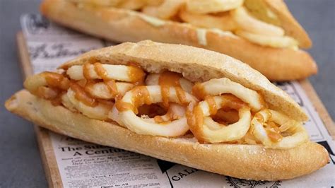 María Barranco disfrutando de un bocadillo de calamares