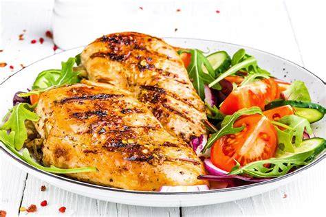 Plato con pechuga de pollo a la plancha