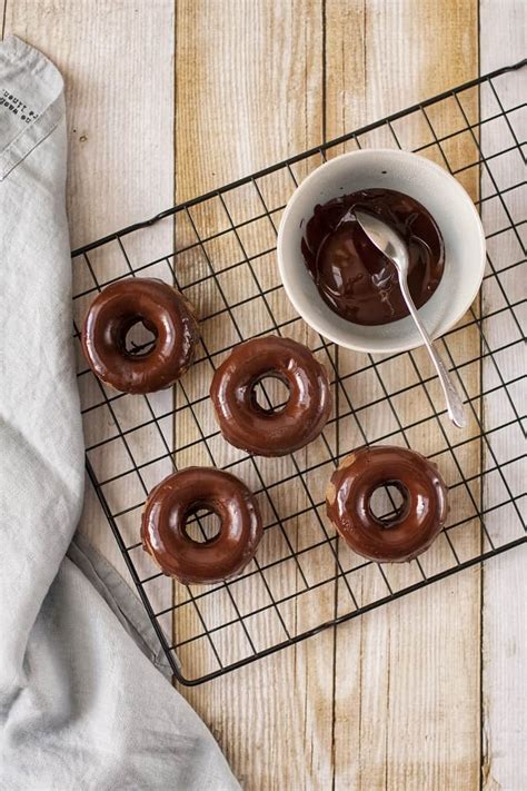 Donuts sin azúcar con cobertura de chocolate negro