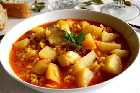 Plato de arroz, patatas y bacalao