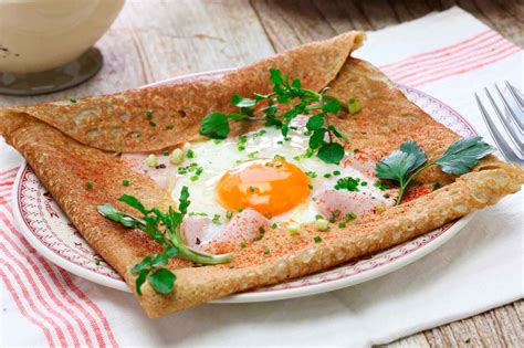 Galette bretonne terminada y decorada
