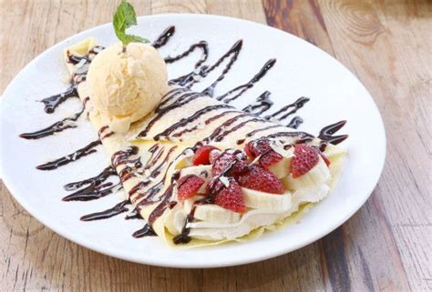 Selección de postres, crepes y helados servidos en Dreams